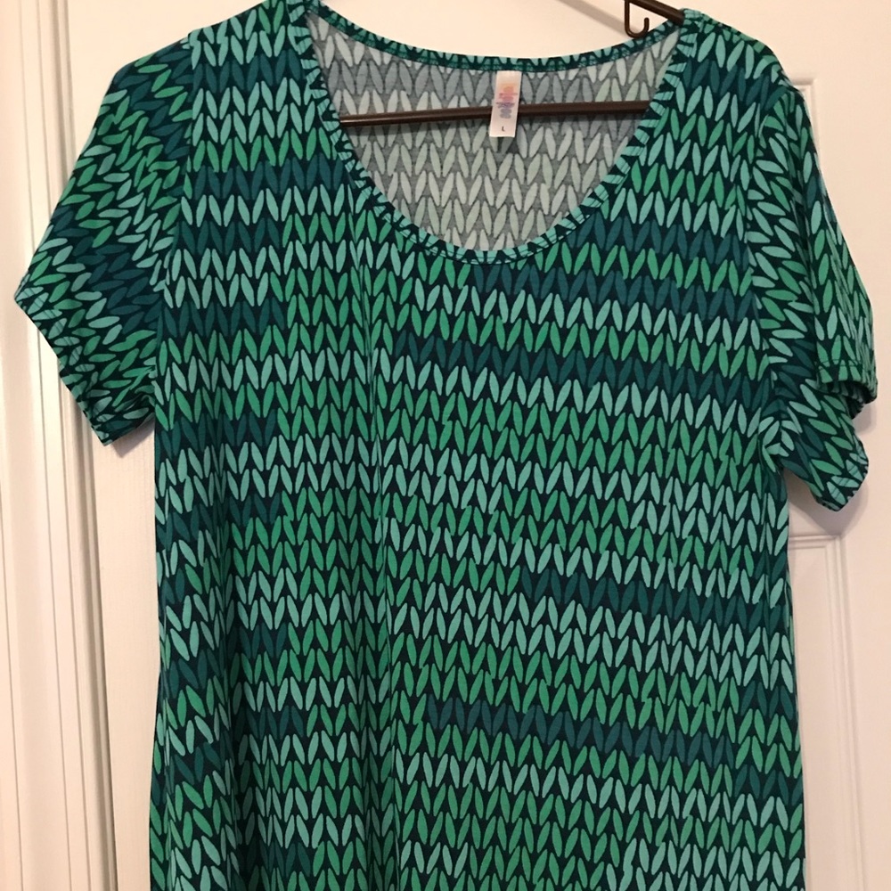 Lularoe Classic Tee